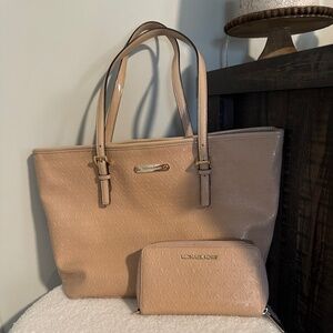 Michael Kors Tote purse and wallet